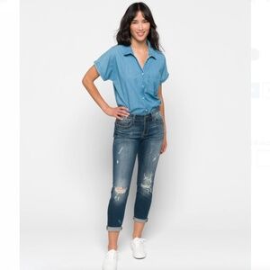 NWT Judy Blue “Adelene” Mid Rise Relaxed Fit Jean